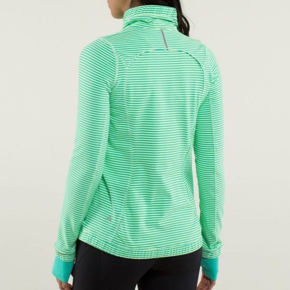 Lululemon Forthright 1/2 Zip - Picture 5 of 12